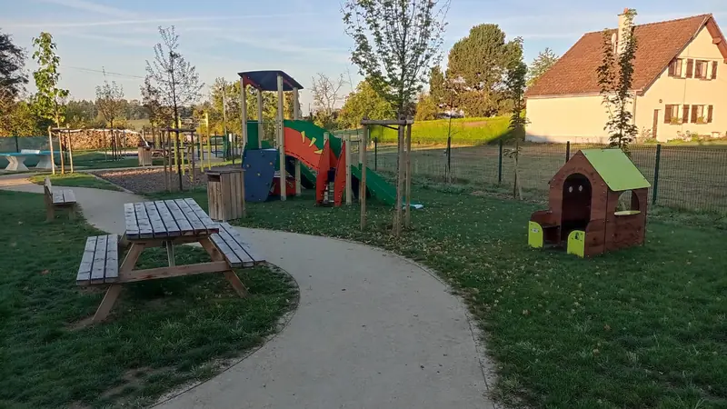 Vue de la rue vers Street workout Montécheroux – Rue des Euches