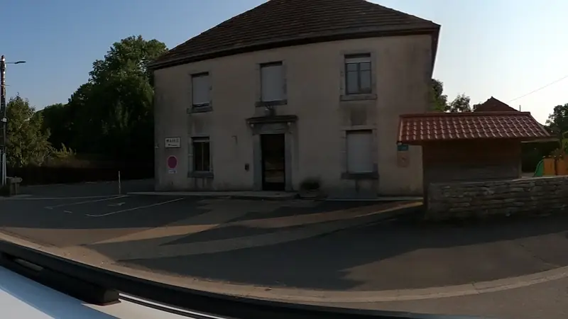 Vue de la rue vers Aire de fitness Plaimbois-du-Miroir – Rue du Miroir