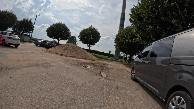 Vue de la rue vers Street workout Pontarlier – Avenue du Stade