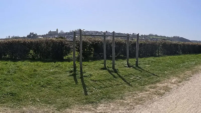 Vue de la rue vers Street workout Cherbourg-en-Cotentin – Rue de la Plage