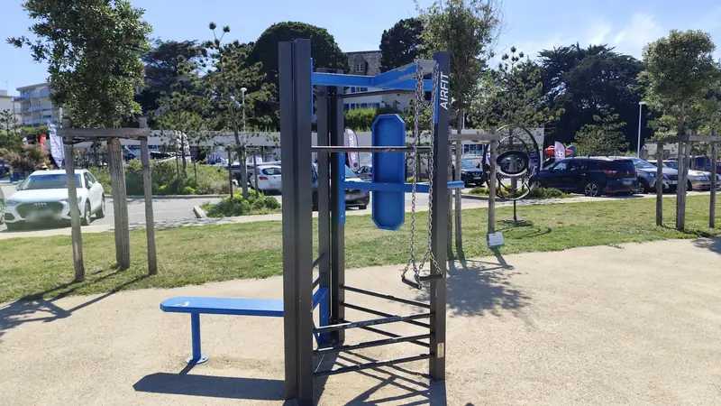 Vue de la rue vers Street workout Quiberon – Impasse d'Olibarte