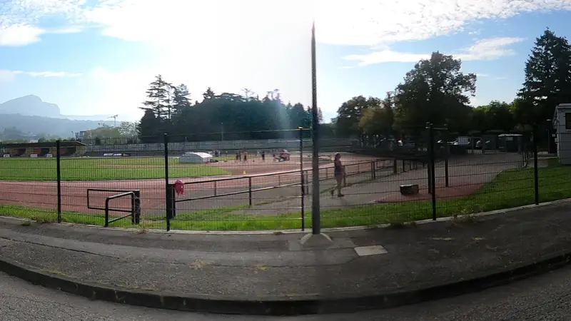 Vue de la rue vers Street workout Chambéry – Rue des Sports