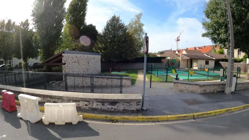 Vue de la rue vers Aire de fitness Pontault-Combault – Rue Lucien Brunet