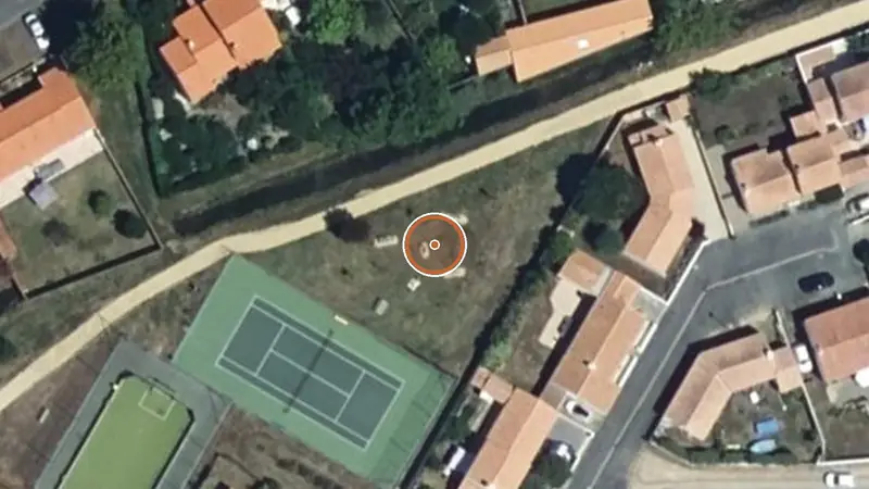 Vue aérienne de Aire de fitness L'Épine – Terrain de Tennis + City Stade