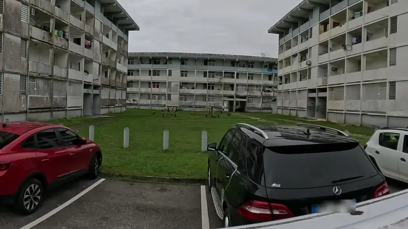 Vue de la rue vers Aire de fitness Cayenne – Résidence Chatenay 3